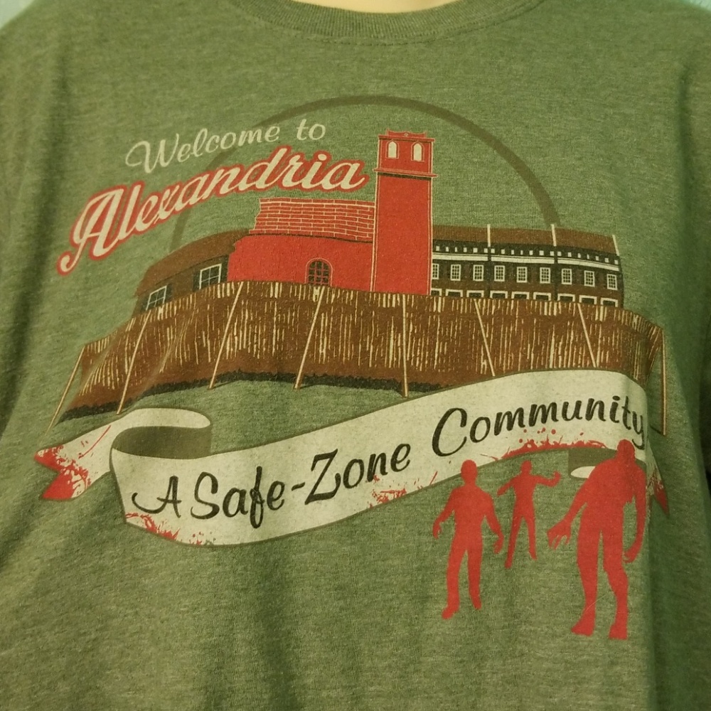 EXCLUSIVE+RARE Walking Dead Shirt